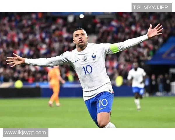姆巴佩领衔法国队冲击世界杯冠军新征程展现足球天赋与团队精神 姆巴佩领衔法国队冲击世界杯冠军新征程展现足球天赋与团队精神