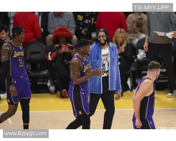 小牛与湖人季后赛第三场激战回顾球星表现与战术分析 小牛与湖人季后赛第三场激战回顾球星表现与战术分析